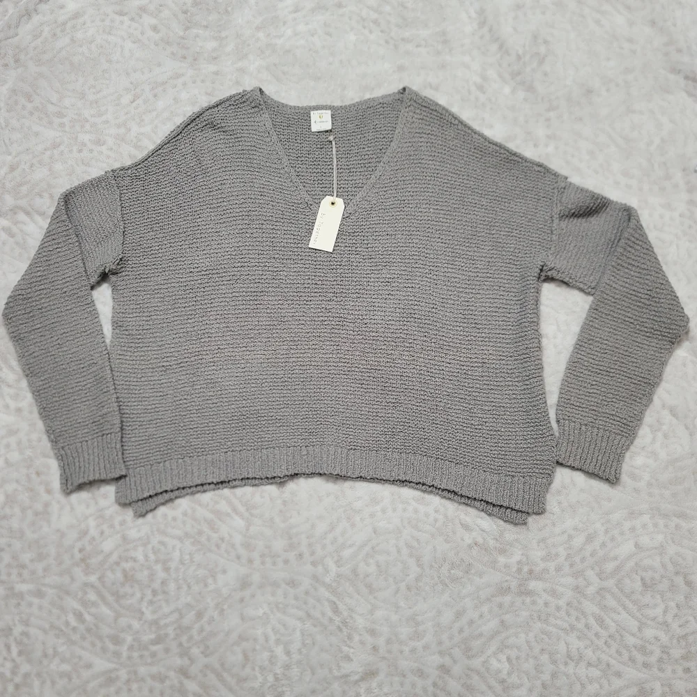 By Together Women's Knit V-neck Sweater Size L Light Gray NWT Cotton Blend